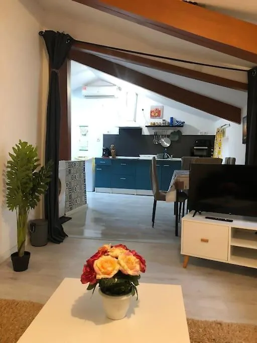 Apartamento La Fleurs De Briatexte